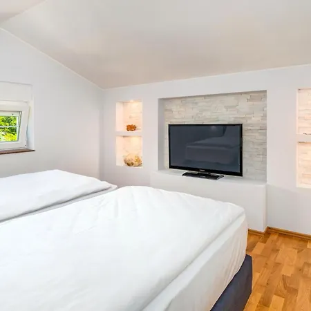 Beautiful In Labin With Wifi Apartment *