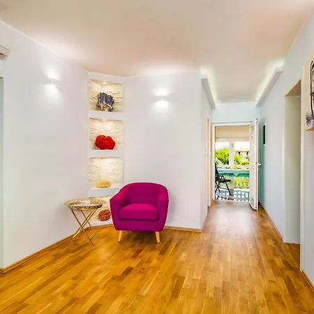 Beautiful In Labin With Wifi Apartment *