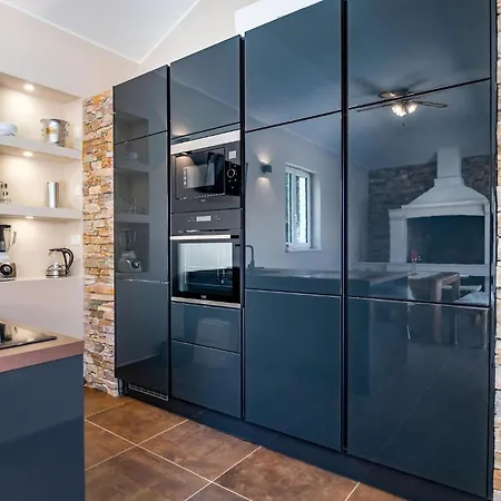 Beautiful In With Wifi Apartman Labin