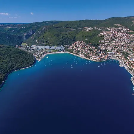 Beautiful In Labin With Wifi Apartment